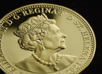 ● セントヘレナ 2021年 スリーグレイセス・クラウン 復刻金打ち試鋳貨 5ポンド金貨（高重量） プルーフ