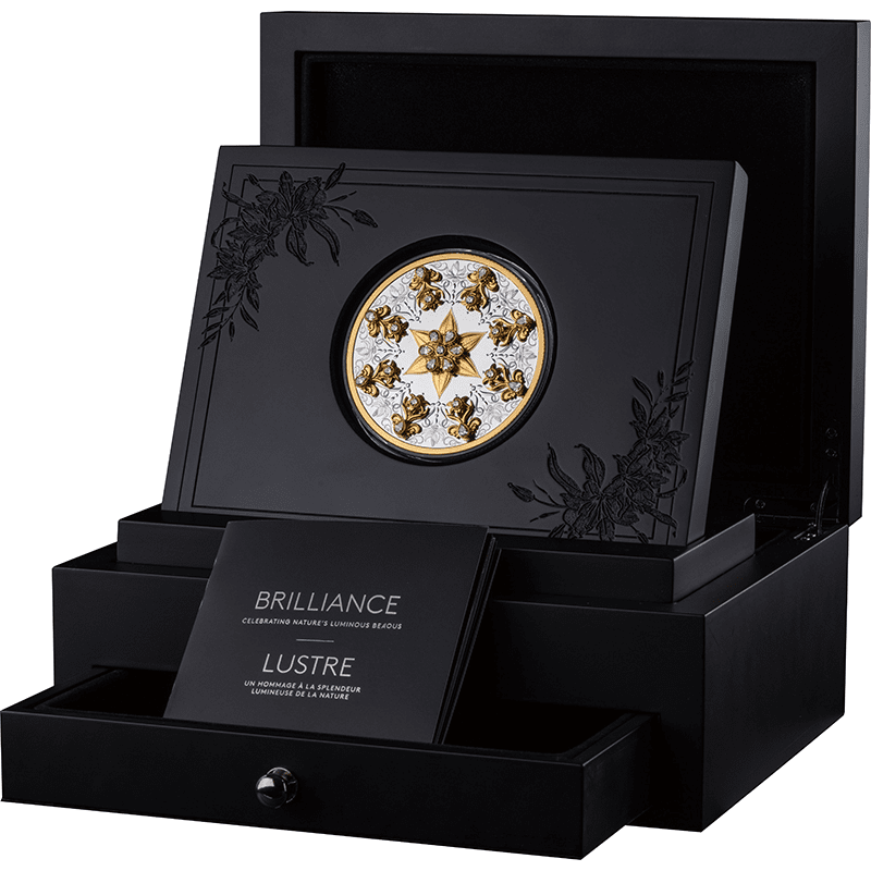 ま*こ様 装飾的金属プランター予約済 ま*こ様 装飾的金属プランター予約済