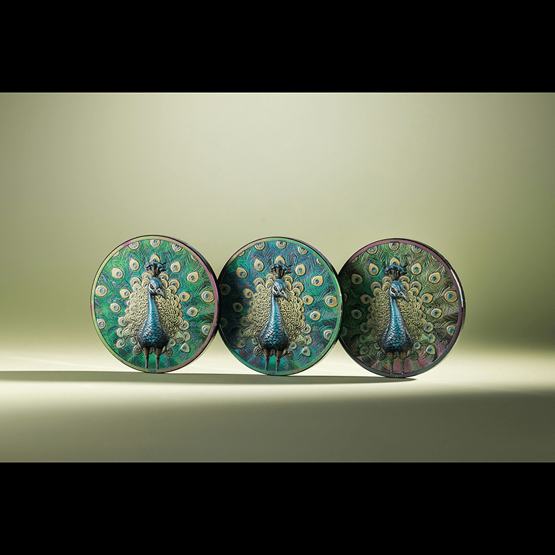 クック諸島 2025年 スペクトルな孔雀 5ドルプリズマメッキカラー