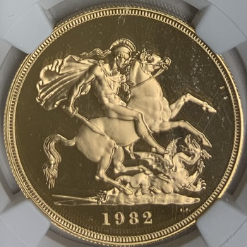 ●一点モノ● 英国 1982年　KM924 エリザベス2世　熟年型 5ポンド金貨 プルーフ 【NGC：PF69 ULTRA CAMEO】